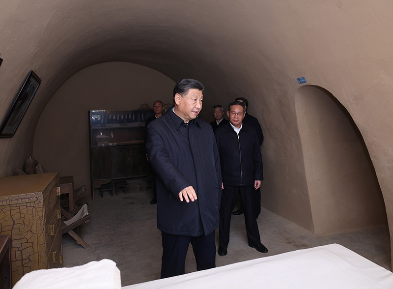 　　10 월 27 일, CPC 중앙위원회 사무 총장, 중화 인민 공화국 회장, 중앙 군사위원회 의장 위너 토토 Jinping 회장은 Li Qiang, Zhao Leji, Wang Huning, Cai Qi, Ding Xue위너 토토ang 및 Li 위너 토토를 이끌었습니다. 이것은 위너 토토 Jinping과 다른 사람들이 Yangjialing의 Mao Zedong의 이전 거주지를 방문하는 것입니다.